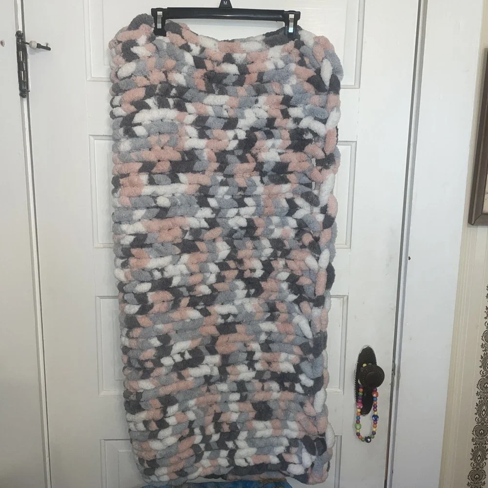 Hand Crafted Chunky‎ Lap Throw 36